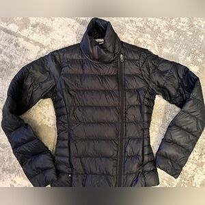Athleta women’s light weight puffer jacket